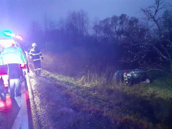 Un accident rutier a avut loc, sâmbătă seara, în localitatea Bologa din județul Cluj/ Foto: ISU Cluj