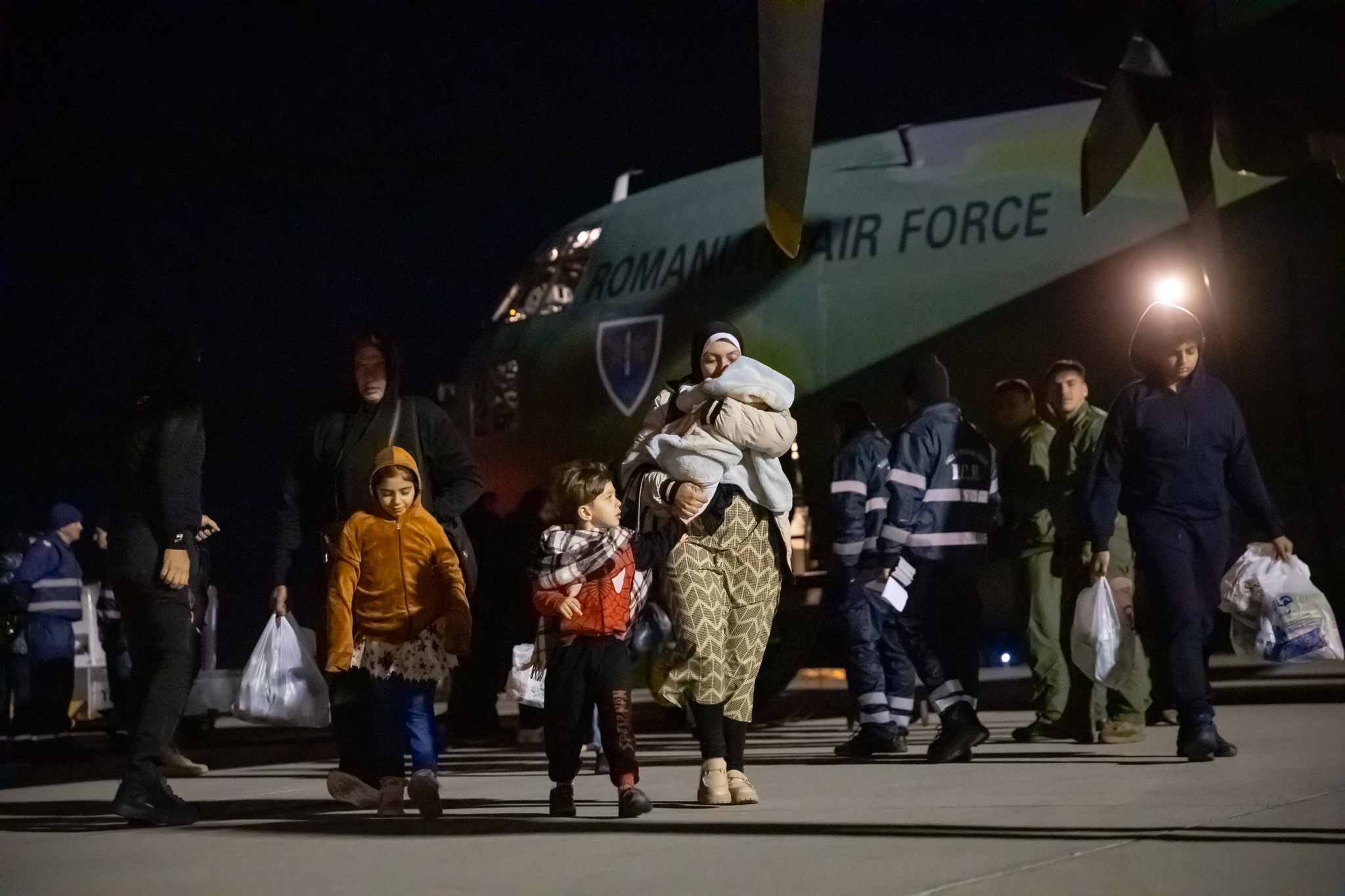 86 de cetăţeni români şi membri de familie, evacuaţi din Fâşia Gaza, au ajuns în România. FOTO: Facebook/ Ministerul Afacerilor Externe