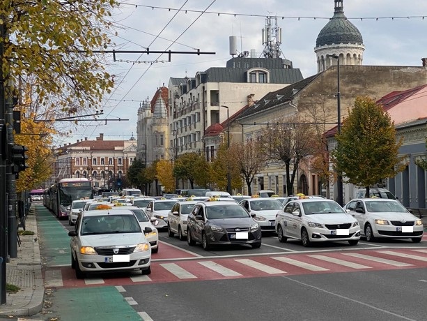 Protest al taximetriștilor, în centrul Clujului / Foto: Info Trafic Cluj-Napoca - Facebook
