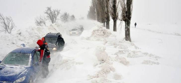 Drumuri blocate în Constanța din cauza ninsorilor / Foto: ISU Cluj - Facebook