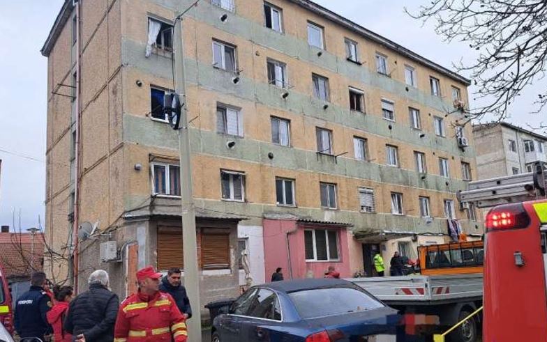 Explozie într-un bloc din Lugoj/Foto: ISU Timiș