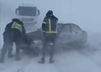 Zece persoane au murit în Ucraina în urma recentelor furtuni de zăpadă/ Foto: @Earth42morrow -Twitter