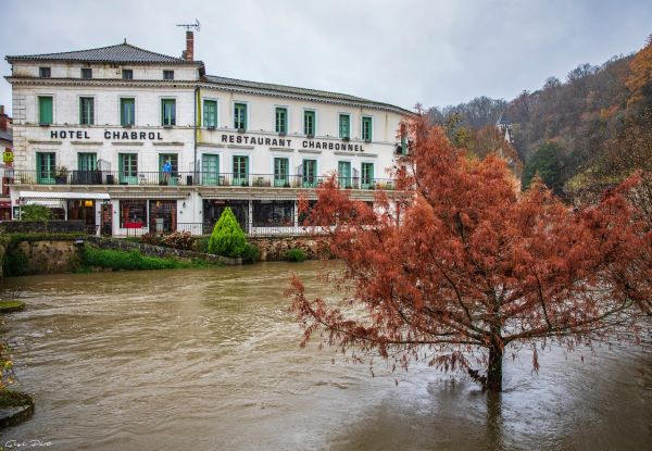 Franța, sub avertizare cod portocaliu de ploi torențiale și inundații/ Foto: Gérard Clauzure - Facebook