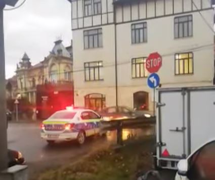Un șofer a trecut pe interzis, ignorând prezența Poliției, în zona străzii Dragalina/Foto: Paul Gheorgheci Facebook.com