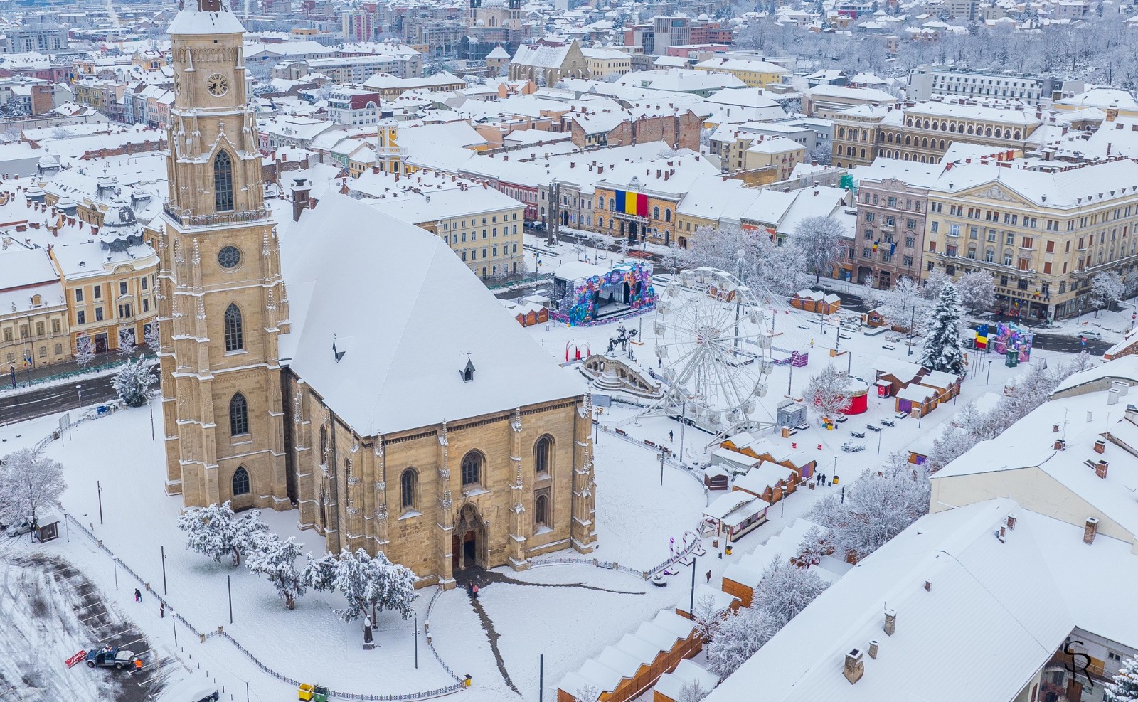 Piața Unirii acoperită de o pătură albă de zăpadă / Foto: Sergiu Răzvan - Facebook