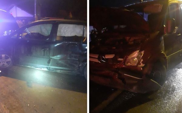 Două mașini au fost avariate în urma accidentului/ Foto: ISU Cluj