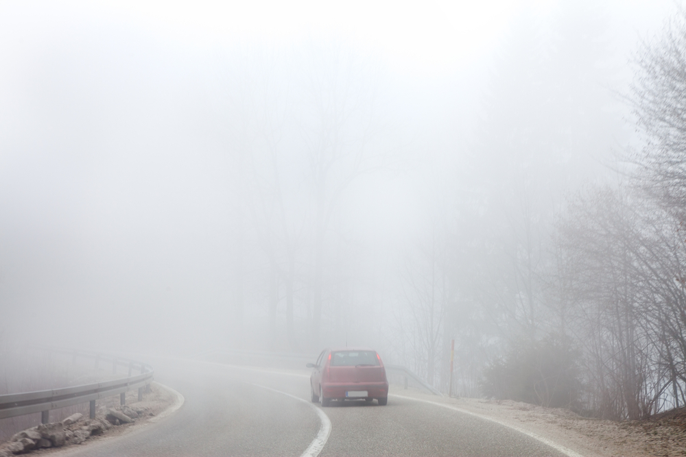 Vizibilitate scăzută din cauza ceții pe mai multe drumuri din județul Cluj / Foto: depositphotos.com
