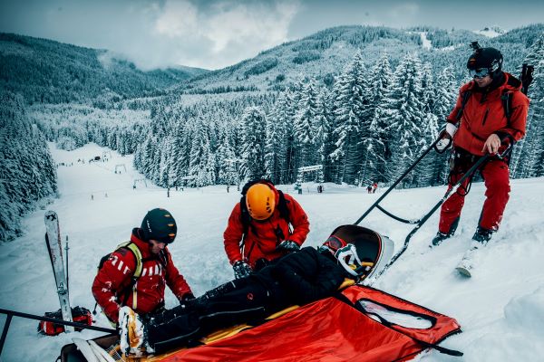 15 persoane au fost salvate de pe munte în ultimele 24 de ore Foto: Facebook Salvamont România
