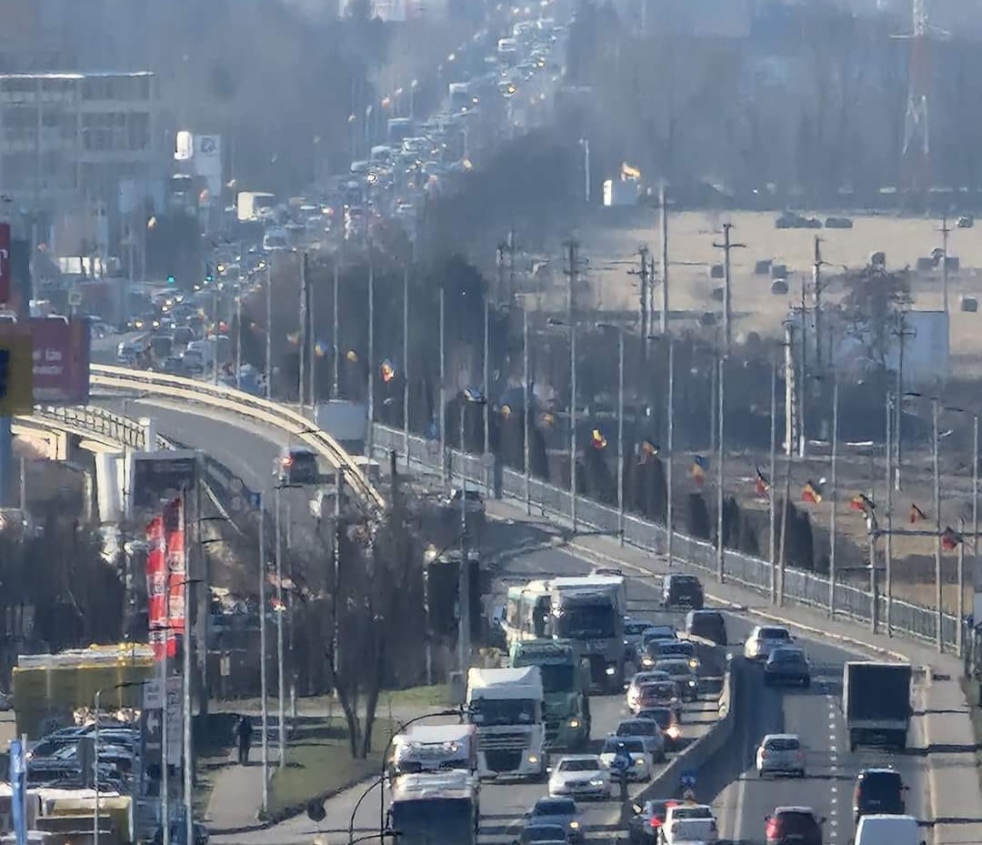 Coloană de mașini la intrarea în Cluj dinspre Florești/ Foto: Info Trafic Cluj-Napoca - Facebook
