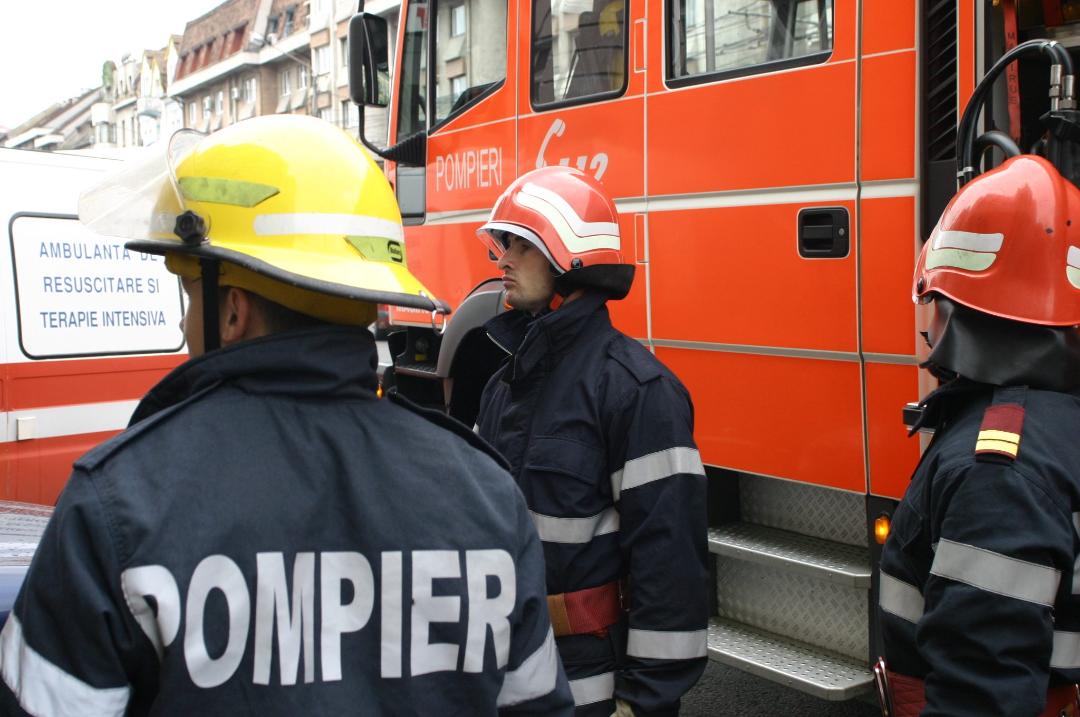 O casă a fost cuprinsă de flăcări în localitatea clujeană Iara Foto: arhiva monitorulcj.ro