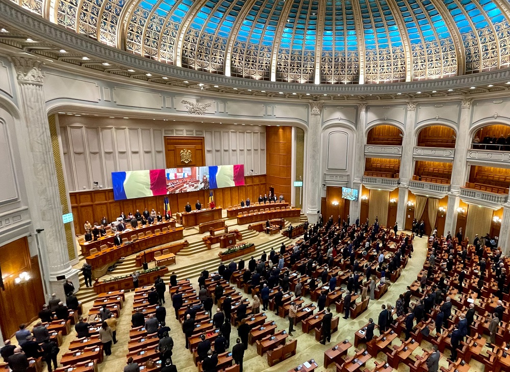 Ce cadouri au primit liderii din Parlamentul României la întâlnirile oficiale, în 2023   Foto: Facebook Parlamentul Romaniei - Camera Deputatilor