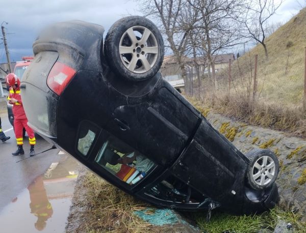 Un accident rutier a avut loc, luni dimineață, în comuna Vad, județul Cluj/ Foto: ISU Cluj