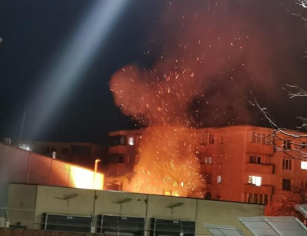Un incendiu a izbucnit marți seară în cartierul Mărăști/ Foto: Grup WhatsApp - ISU Cluj