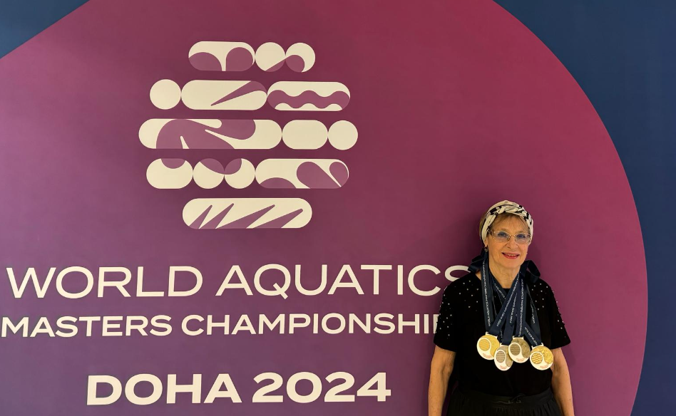 Sportiva Maier Orosz Judith a obținut patru medalii de aur la Campionatele Mondiale de natație masters de la Doha/Foto: Clubul Sportiv Universitatea Cluj-Napoca