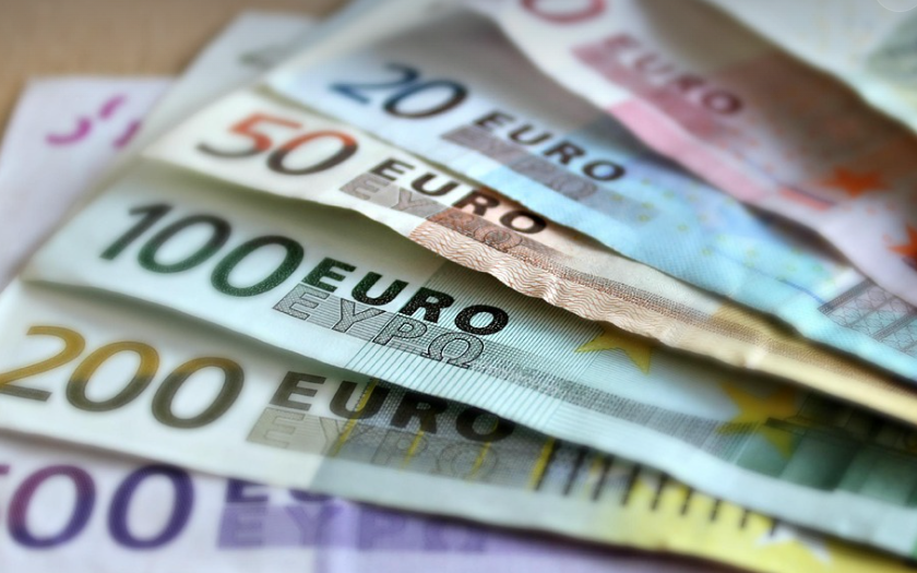 Salariul minim european va fi introdus în acest an în România/Foto: pixabay.com
