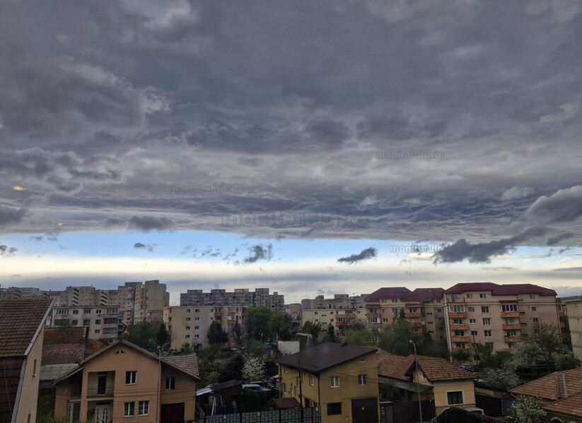Vreme schimbătoare, cu temperaturi peste medie și ploi. Foto: Narița Andrei/monitorulcj.ro.