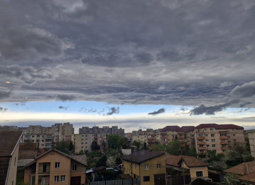 Vreme schimbătoare, cu temperaturi peste medie și ploi. Foto: Narița Andrei/monitorulcj.ro.