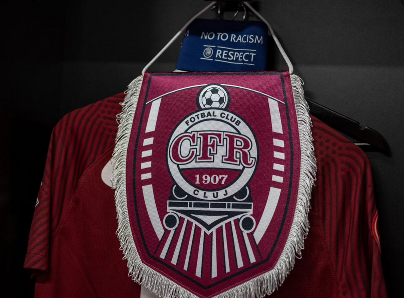 CFR Cluj trebuie să-i plătească unui fost jucător care a purtat tricoul vișiniu suma de 20.000 de euro. Sursă foto: Facebook/ CFR 1907 Cluj
