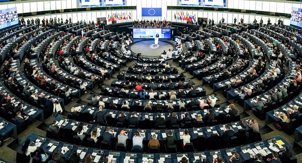 18 clujeni și-au pregătit „pașaportul” pentru drumul către Parlamentul European. Sursă foto: Facebook/Parlamentul European