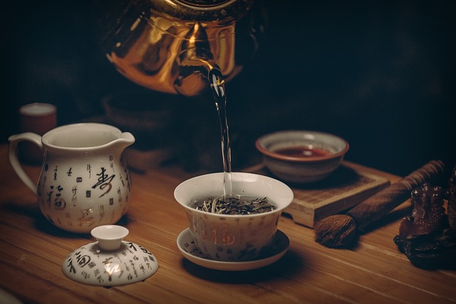 Ceaiul negru, unul dintre cele mai apreciate și consumate băuturi din întreaga lume, nu oferă doar o pauză plăcută, ci și o serie de beneficii pentru sănătatea noastră/ Foto: pixabay.com