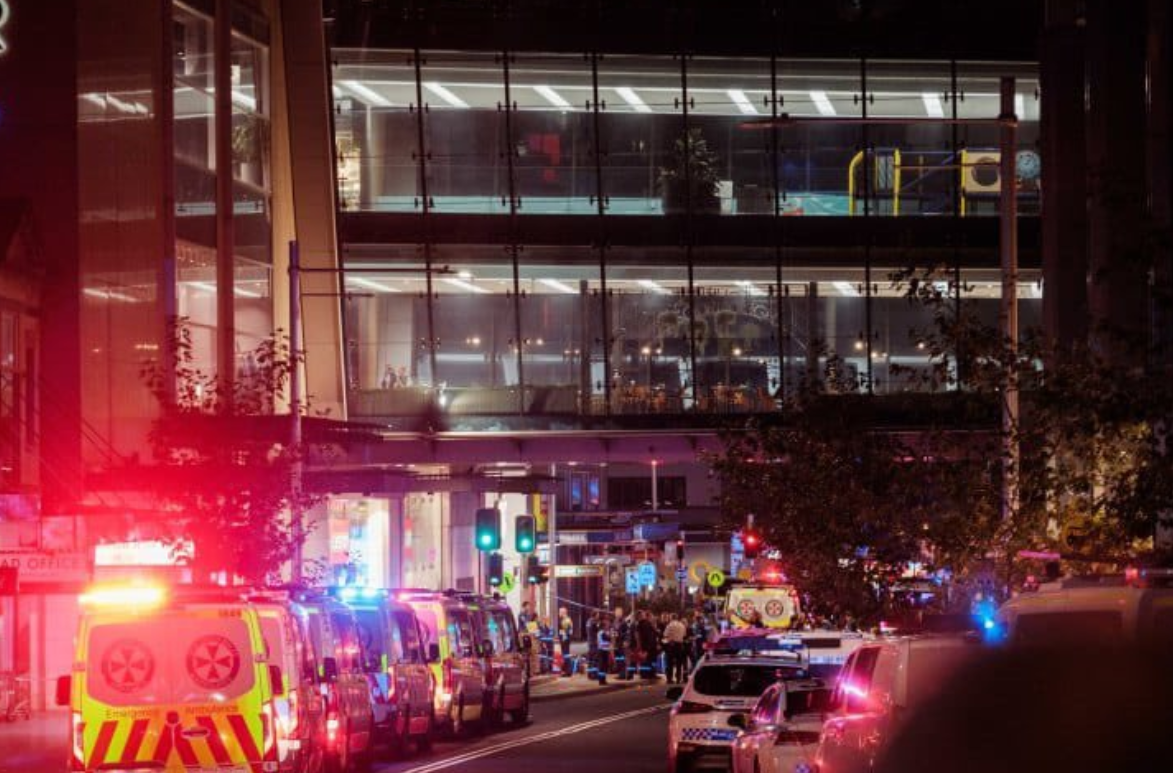 Cinci persoane au fost ucise sâmbătă după-amiază într-un atac cu cuţitul într-un mall din Sydney/ Foto: @ShaykhSulaiman - X