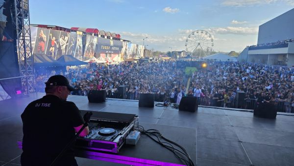 Alin Tișe a devenit DJ/ Foto: Backstage