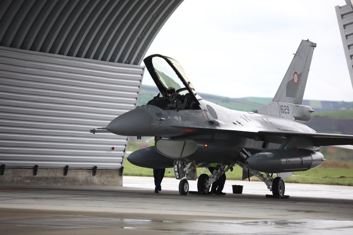 Trei avioane F-16 cumpărate de România din Norvegia au ajuns la baza aeriană Câmpia Turzii/ Foto: MApN