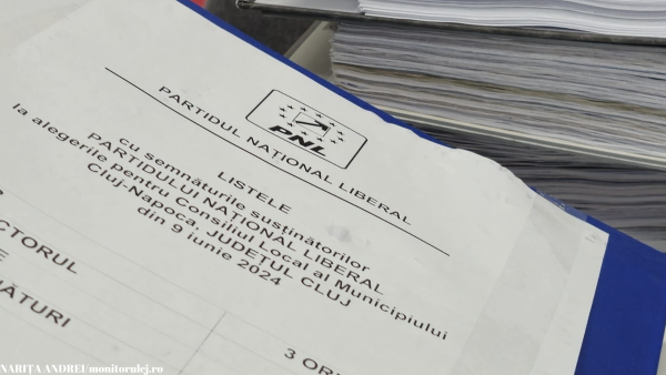 Listele cu semnăturile susținătorilor Partidului Național Liberal.  Foto: Narița Andrei/monitorulcj.ro