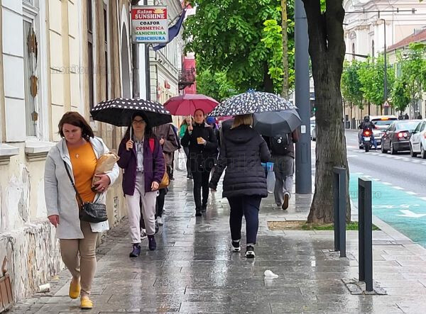 Vremea se încălzește, dar nu scăpăm de ploi.  Foto: monitorulcj.ro
