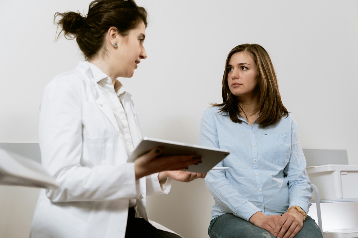 Un studiu arată că medicii femeie au rate mai mici mortalitate în rândul pacienților. Foto: pexels.com