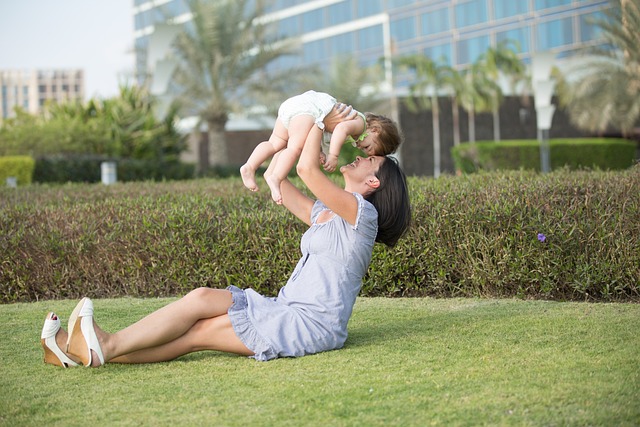 Mamele ar putea să intre și mai repede la pensie, potrivit unui nou proiect de lege,  depus săptămâna aceasta în Parlament/ Foto: pixabay.com