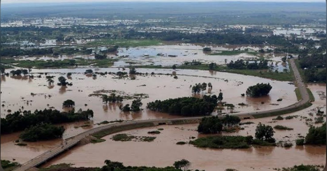 Peste 40 de persoane au murit după prăbușirea unui baraj în Kenya. Foto: Elisabeth Wathuti / X