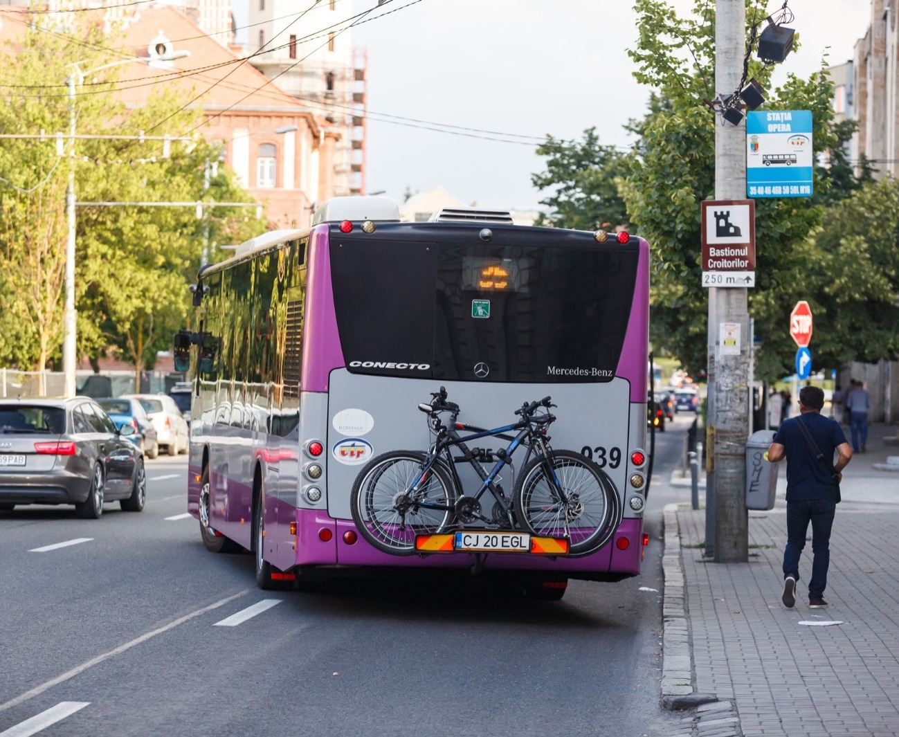 9 autobuze din Cluj-Napoca, dotate cu suporți de biciclete/Foto: Municipiul Cluj-Napoca - Facebook