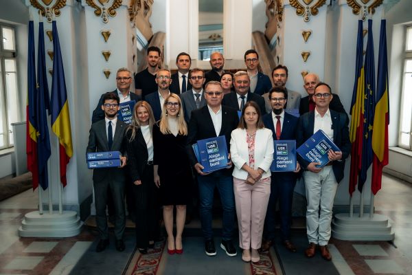 Alianța Dreapta Unită a depus azi candidaturile pentru președinția și viitorii membri ai Consiliului județean Cluj/Foto: USR Cluj