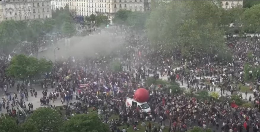 Proteste violente în Franţa şi Turcia/Foto: 10 News First - Youtube