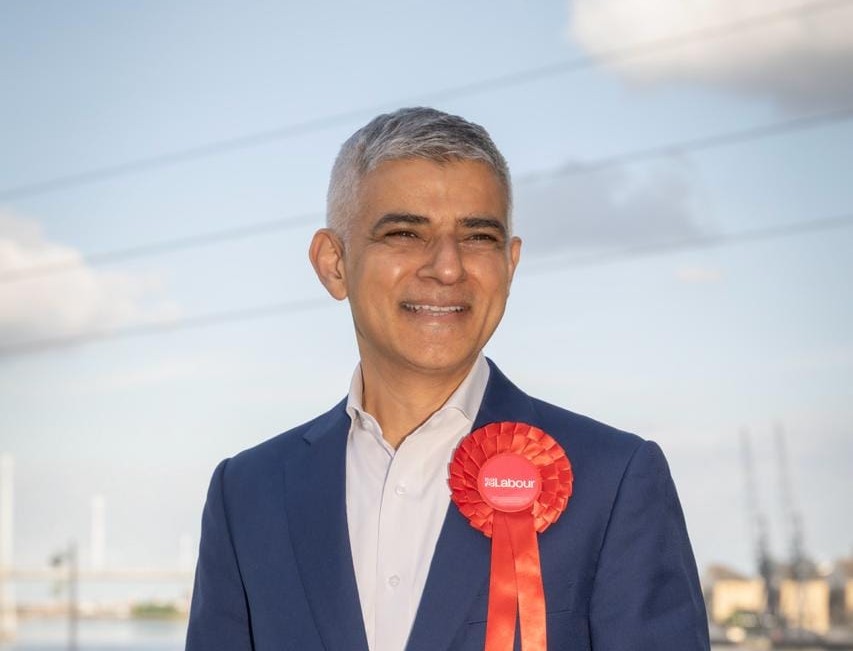 Primarul laburist al Londrei, Sadiq Khan, a fost reales la alegerile locale, devenind astfel primul edil al capitalei britanice care obţine un al treilea mandat/ Foto: Sadiq Khan - Facebook