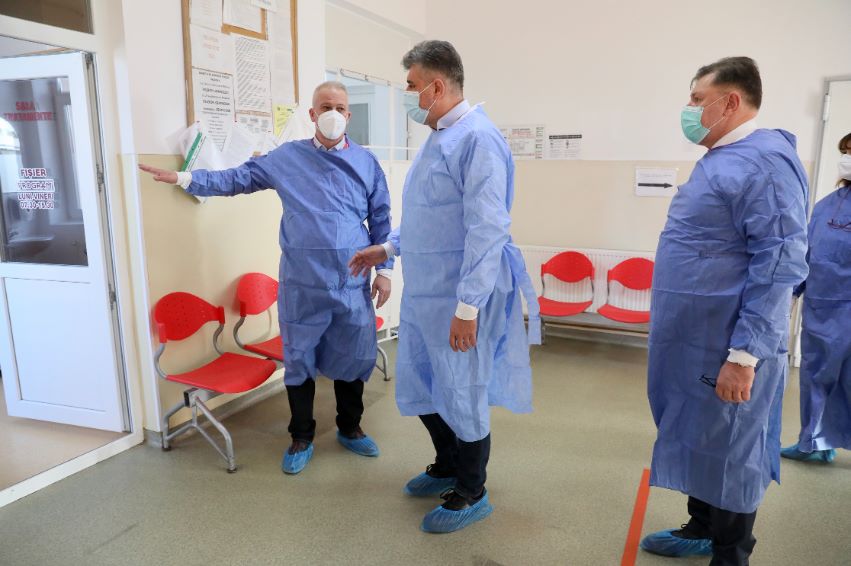 Ministrul Sănătății, Alexandru Rafila, a ajuns, duminică, la Spitalul Foișor, unde este internat actorul Florin Piersic/ Foto: arhivă PSD