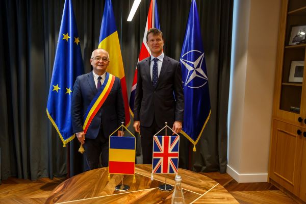 Emil Boc, întrevedere cu Ambasadorul Regatului Unit al Marii Britanii și Irlandei de Nord în România/Foto: Emil Boc - Facebook