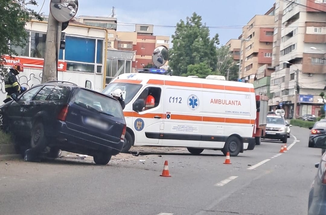 Accident pe strada Dâmboviţei din Cluj-Napoca/Foto: Ioana Adriana – INFO TRAFIC jud. CLUJ – Facebook