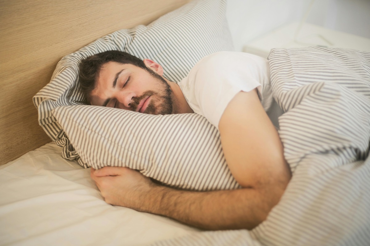 Somnul nu curăță creierul de toxine. Foto: pexels.com