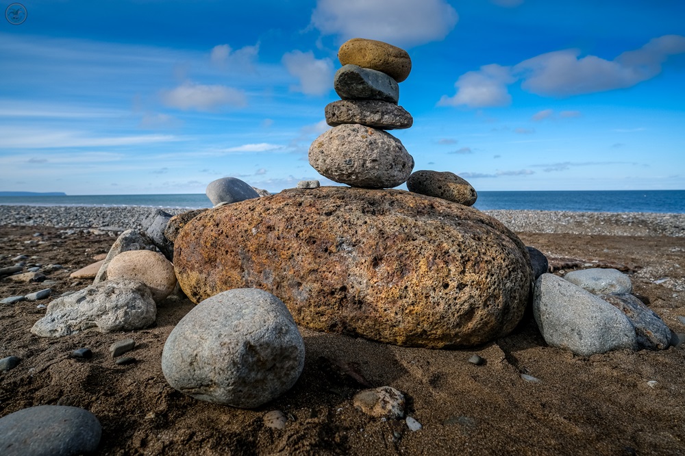 Cei care iau pietre sau scoici de la plajele din Cumbria riscă amenzi de 1.000 de lire sterline. Foto: Cumbria Skyscapes / X