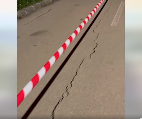 Primarul Emil Boc anunță „măsuri imediate” de intervenție pe strada Nicolae Moldoveanu, afectată de surpări de teren/Foto: Emil Boc Facebook.com