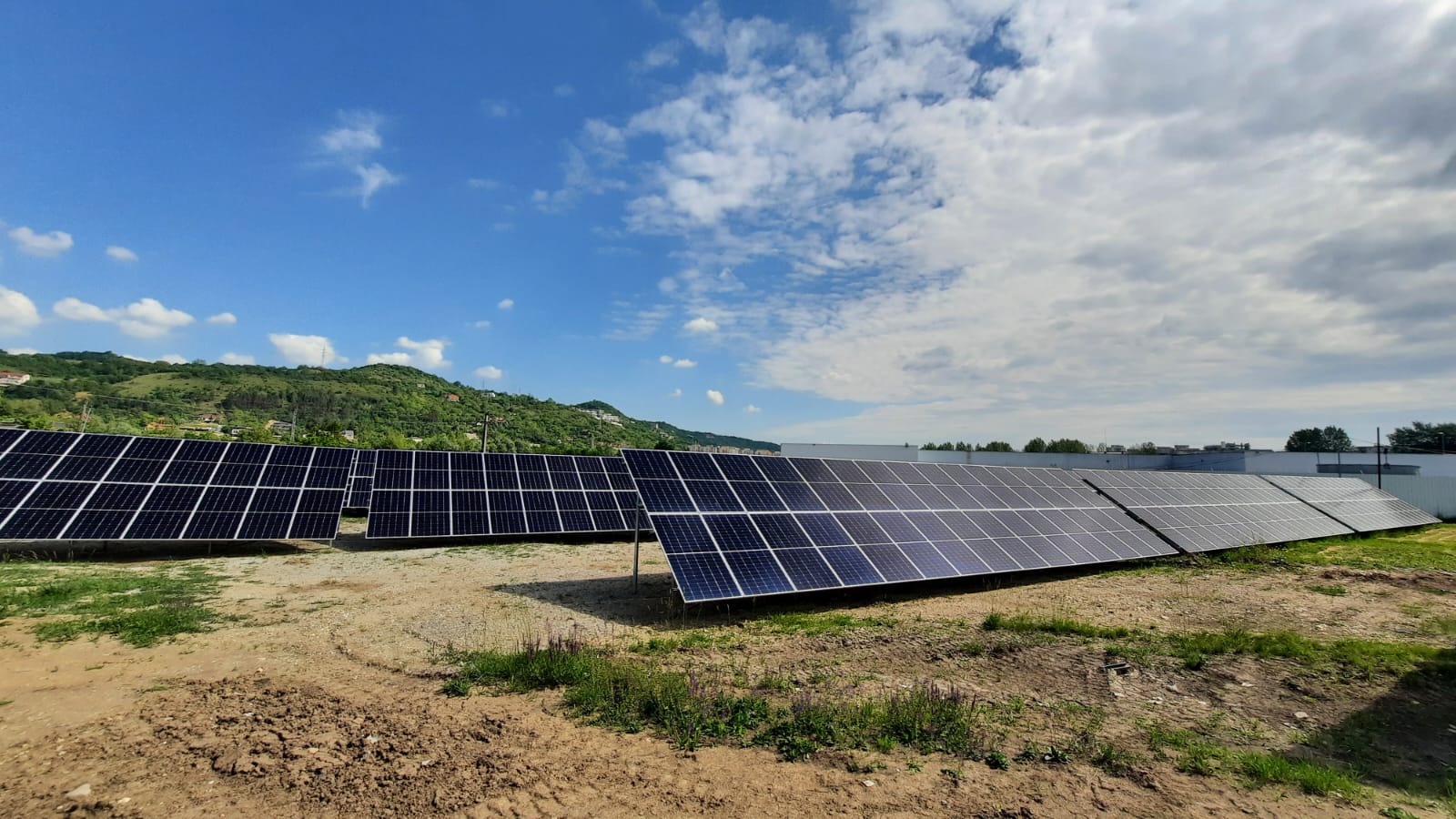 Şase centrale fotovoltaice, instalate în localităţi din judeţul Cluj. Investiţie de peste 23 de milioane de lei. | Foto: Consiliul Judeţean Cluj