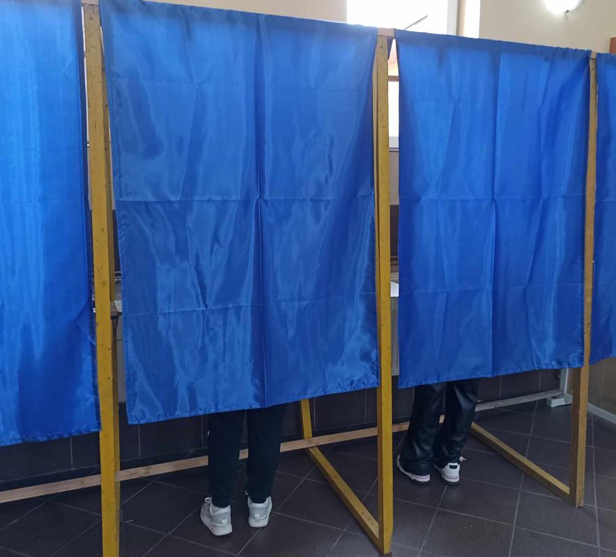 Un clujean, aflat la o secție de votare din Cluj-Napoca a fost constatat că cineva votase deja în locul lui| Foto: monitorulcj.ro