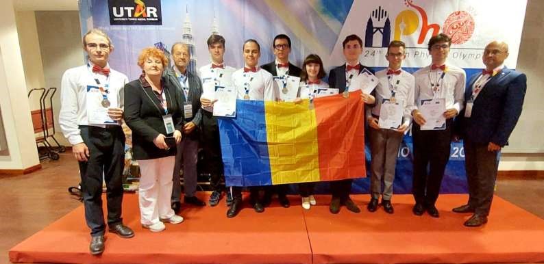 Elev din Cluj, medalie de argint la Olimpiadă Asiatică de Fizică| Foto: Ligia Deca - Facebook