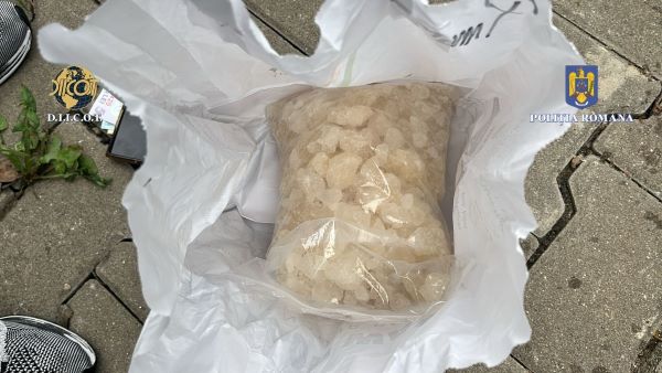 Un traficant de droguri a fost prins, marți în flagrant,  în Florești, în timp ce încerca să vândă peste un kilogram și jumătate de substanțe interzise| Foto: IPJ Cluj
