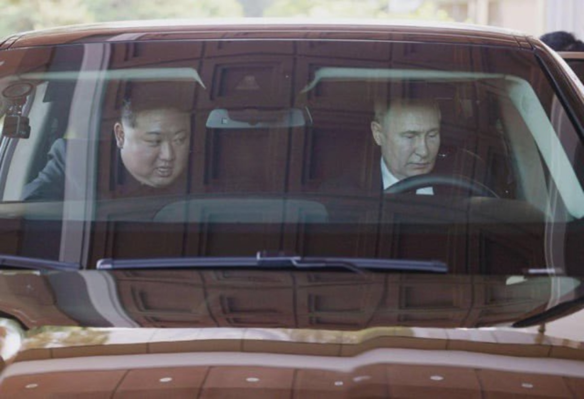 Vladimir Putin a efectuat prima sa vizită în Coreea de Nord în ultimii aproape 25 de ani. Foto: Creepy.org