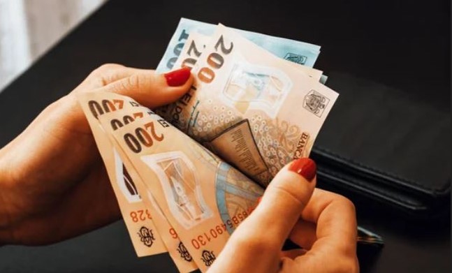 România trece la salariul minim european din toamnă. Cum va fi calculat|Foto: Depositphotos.com