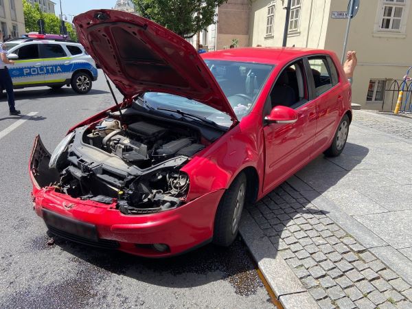 Accident cu două mașini pe strada Napoca | Foto: ISU Cluj