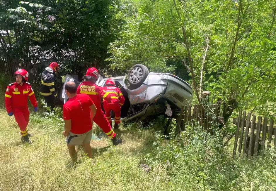 Două femei au murit într-un cumplit accident produs în Alba. Mașina în care se aflau a căzut într-o râpă| Foto:ziarulunirea.ro